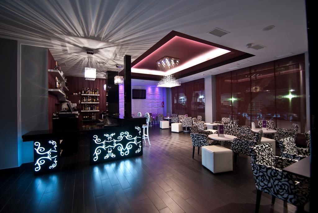 Hotel Infanta Leonor Écija Restaurant bilde