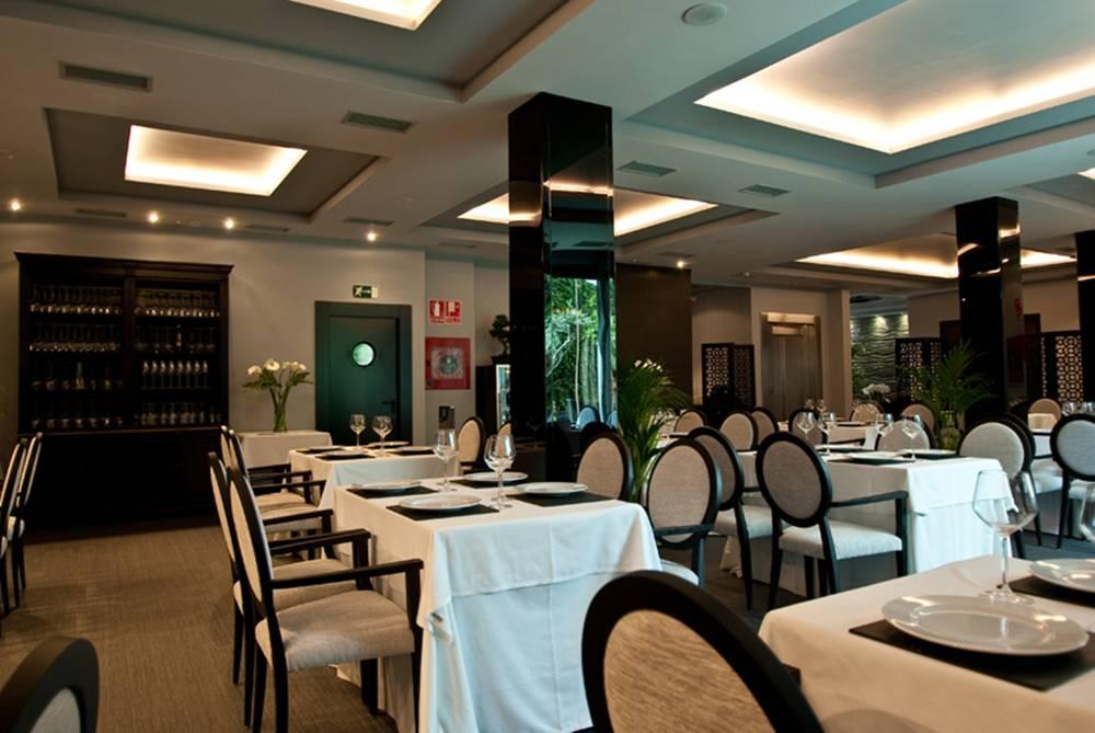 Hotel Infanta Leonor Écija Restaurant bilde